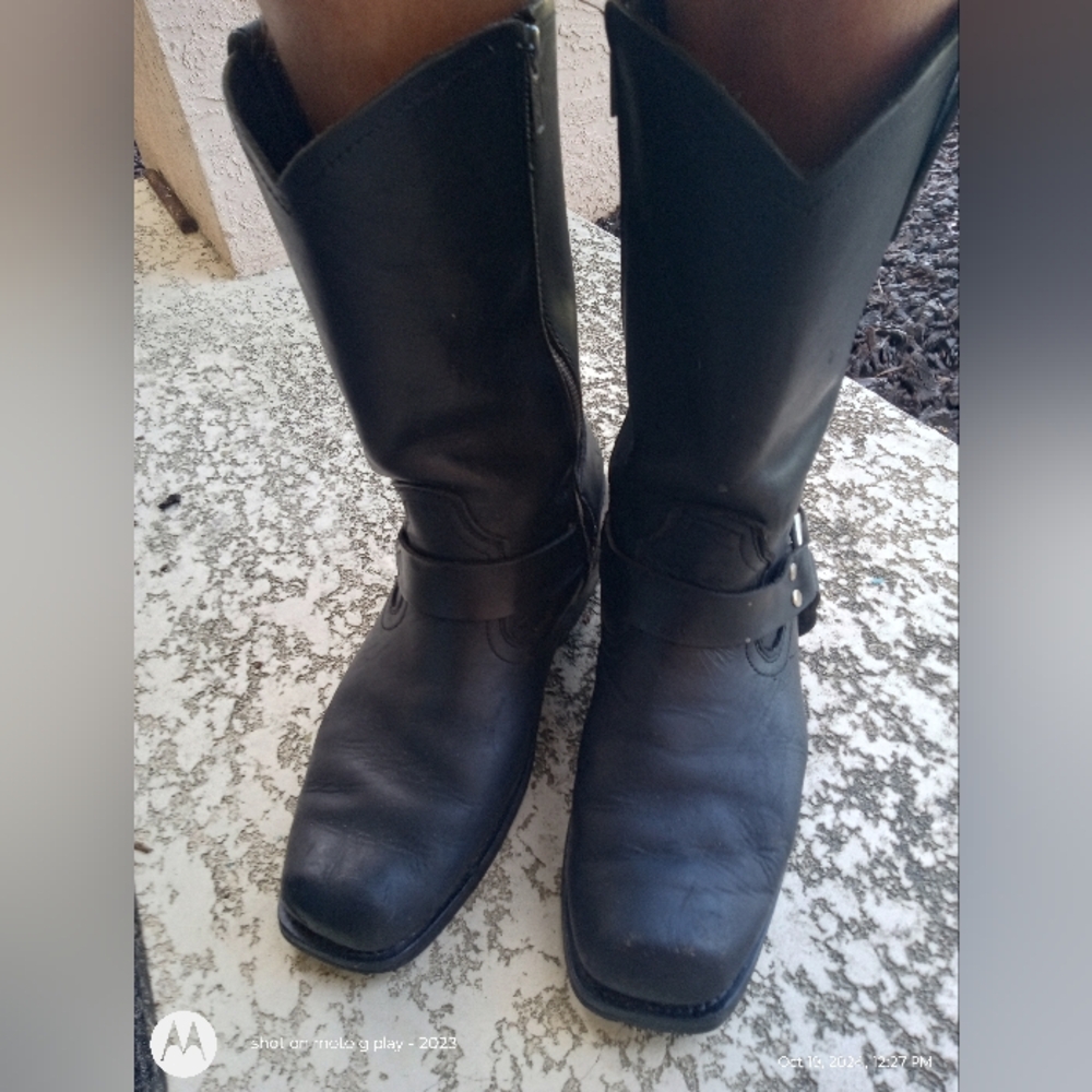 Cody James black leather boots with buckles